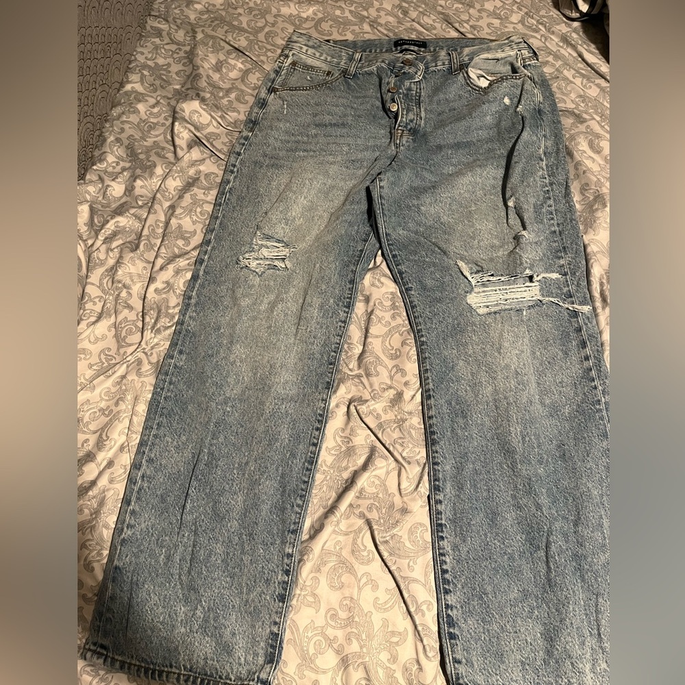 Aeropostale High Rise Baggy Distressed Jean - Picture 3 of 11